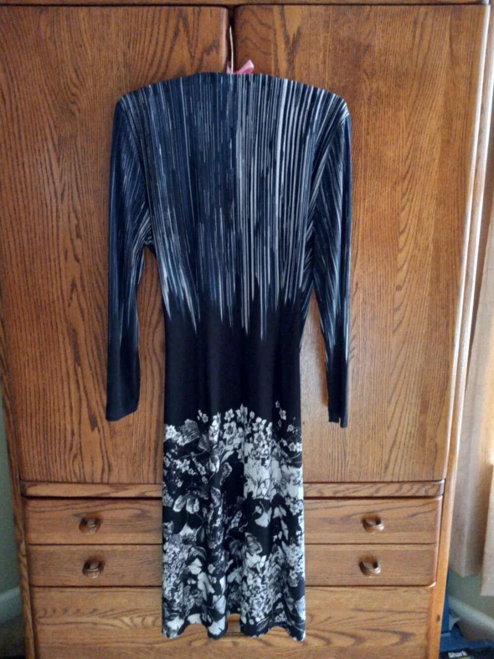 BCBGMAXAZRIA Wrap Dress, Size L - Picture 3 of 3